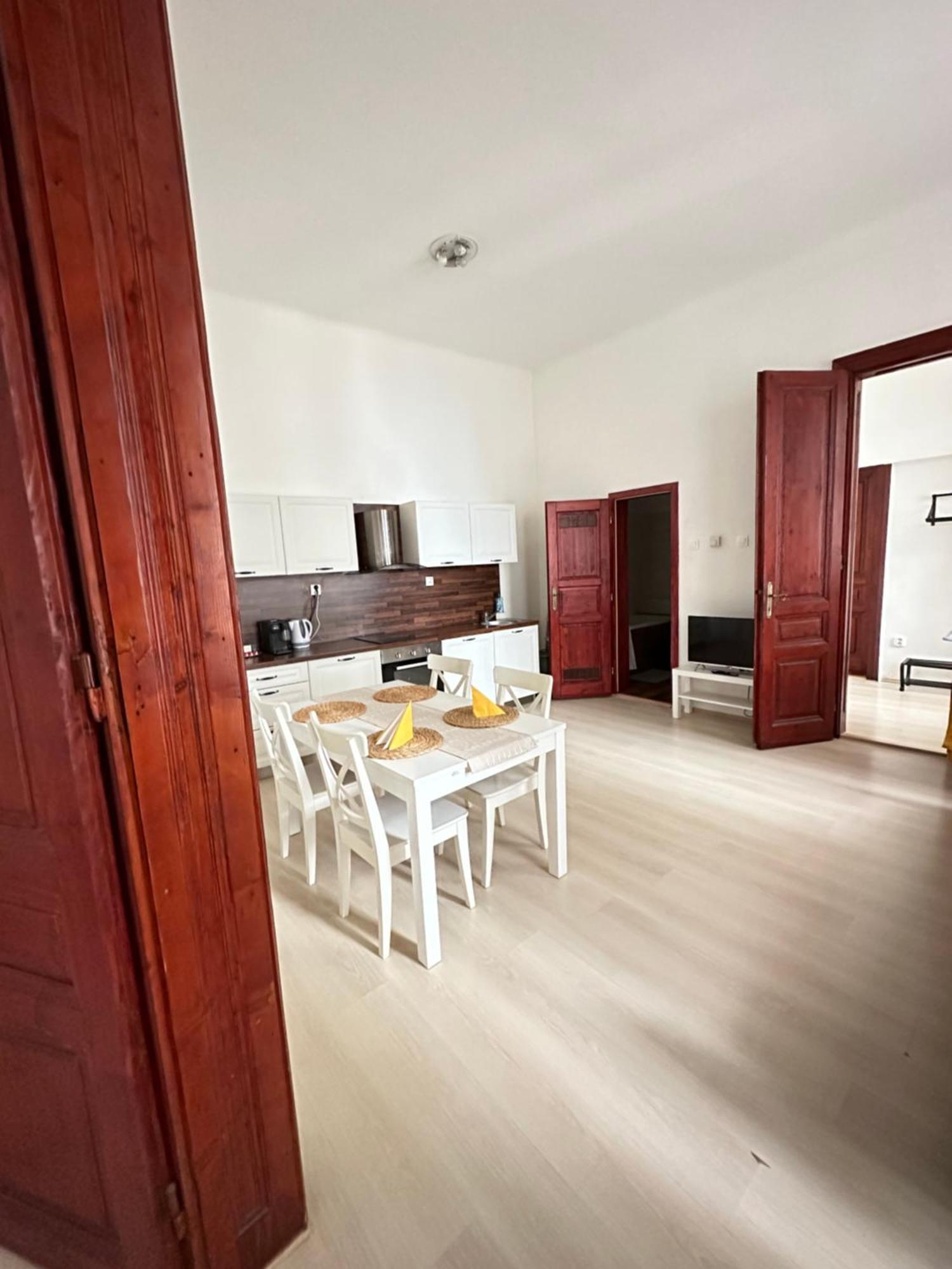 Apartment In Historical Part - Old Town Top Address Bratislava Eksteriør billede